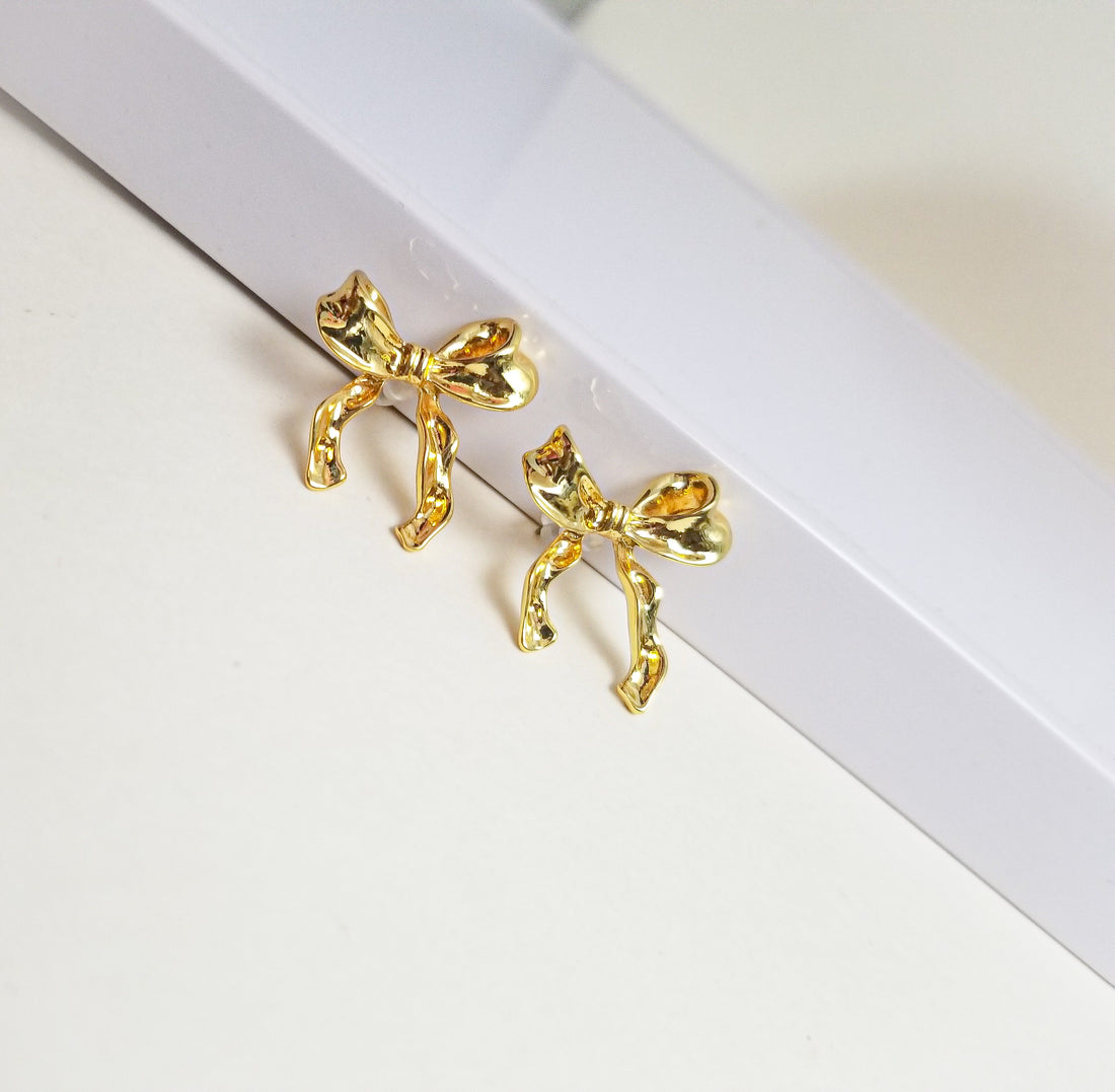 GOLDEN BOW EARRING (STAINLESS STEEL)