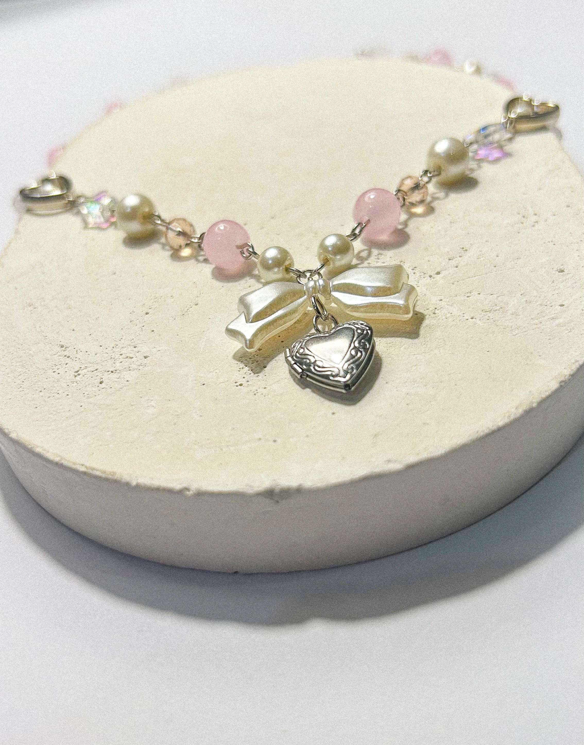 THE COQUETTE NECKLACE