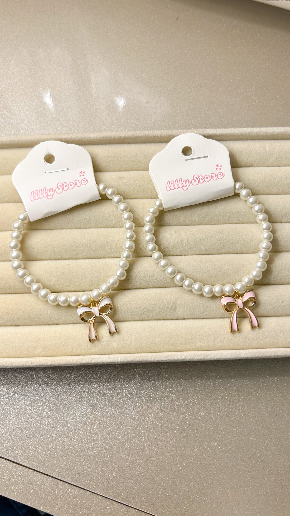 GIRLYCORE PEARLS BRACELET
