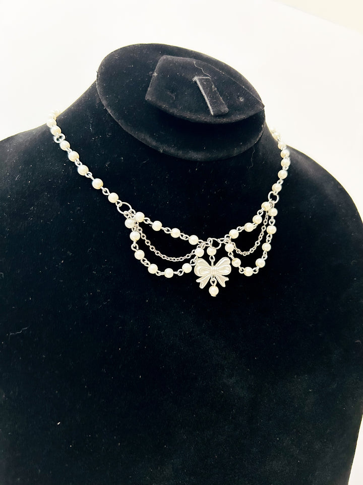 WHITE BOW LAYERED NECKALCE