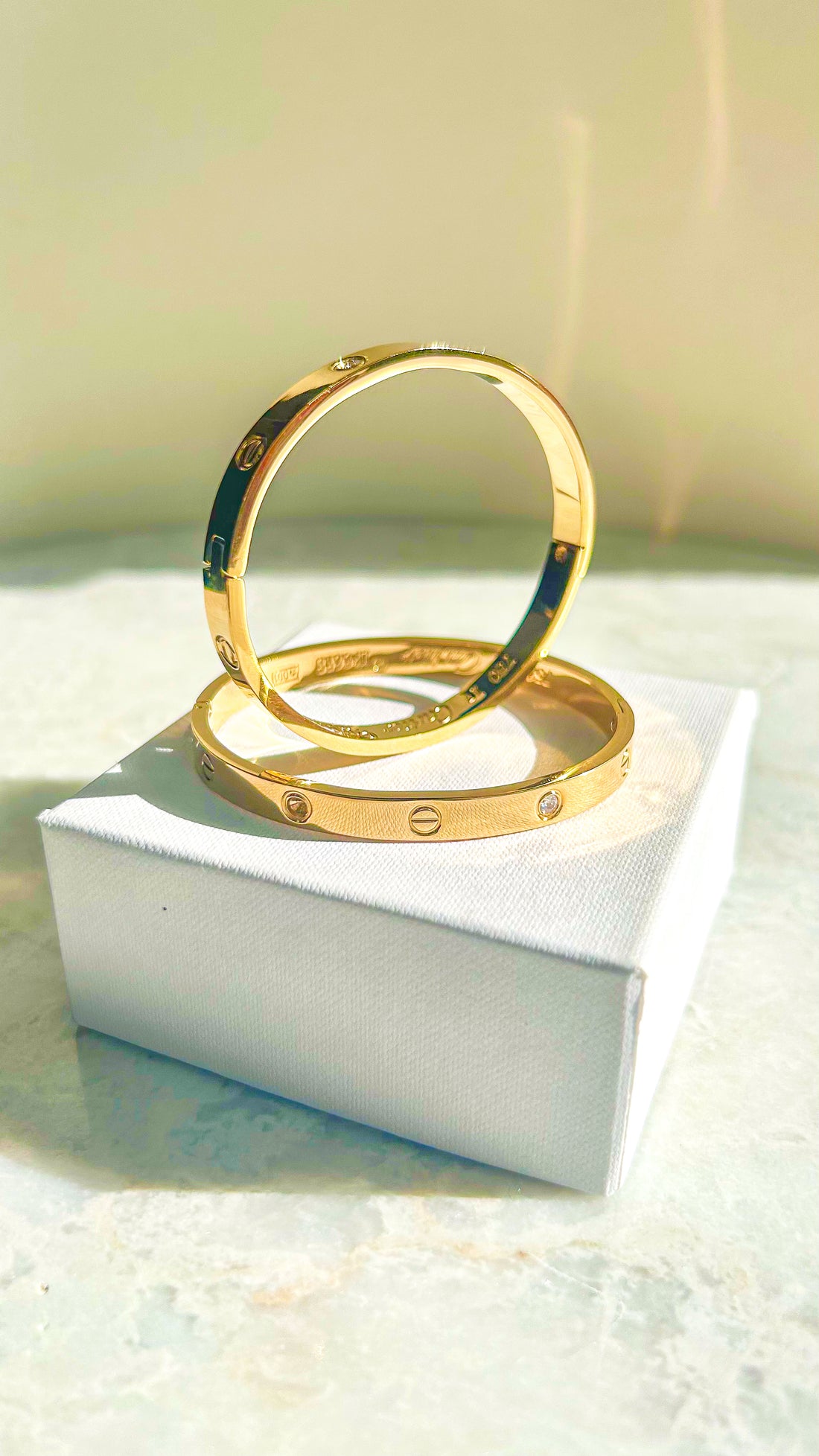 GOLDEN STONE BANGLE (STAINLESS STEEL)