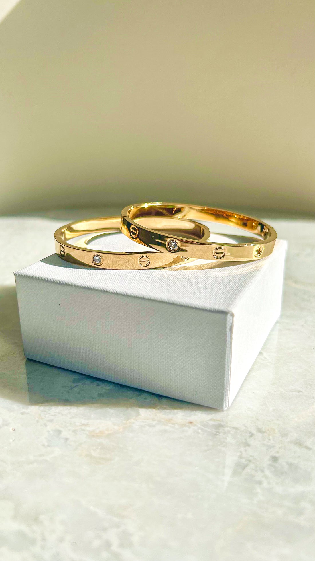 GOLDEN STONE BANGLE (STAINLESS STEEL)