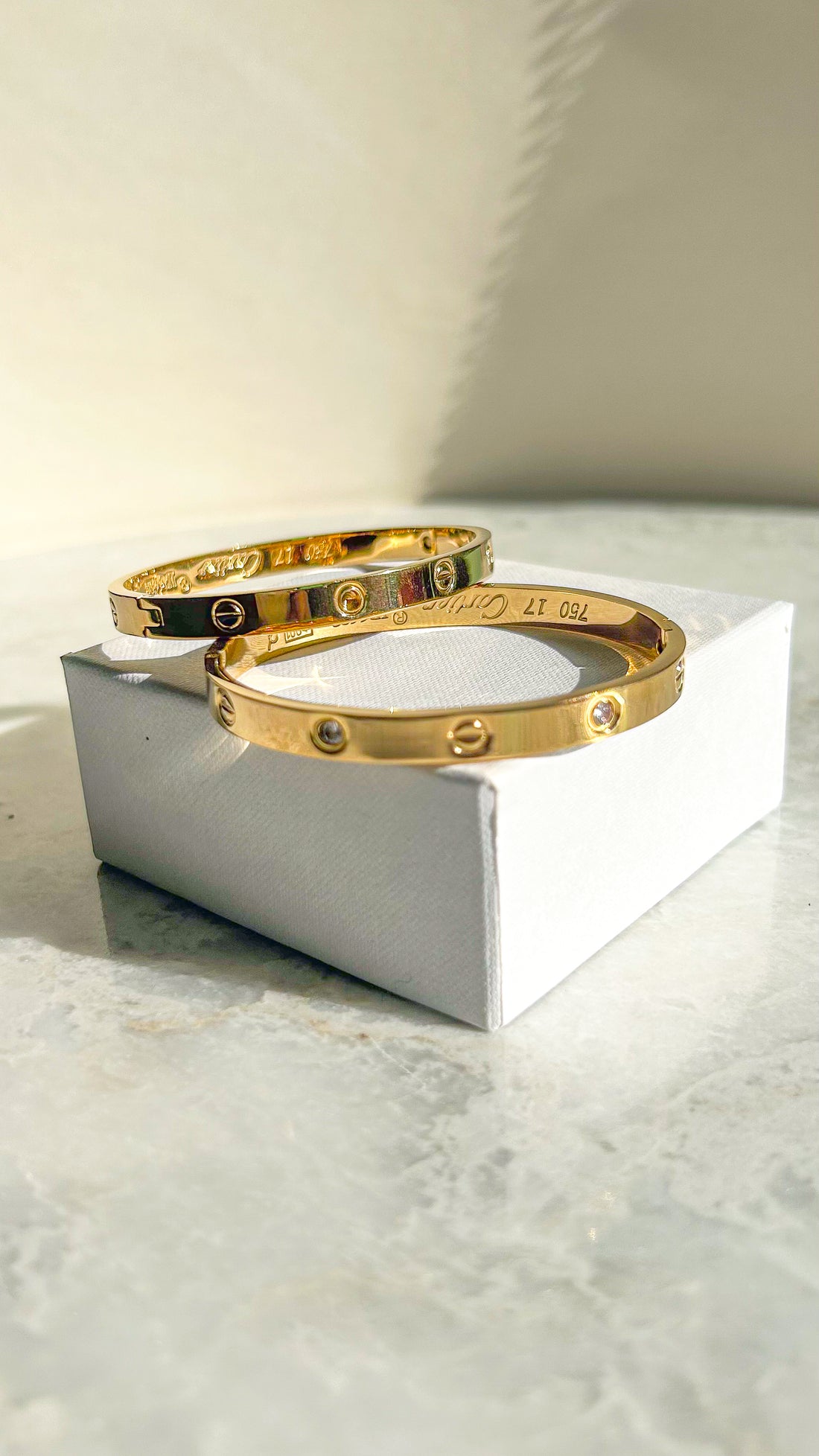 GOLDEN STONE BANGLE (STAINLESS STEEL)